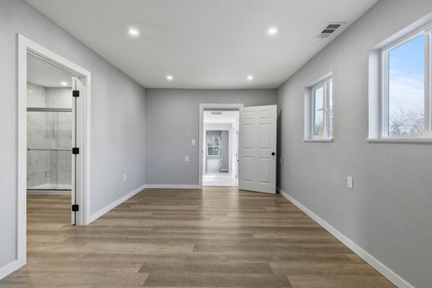 Tiny photo for 1545 N Eldorado Avenue, Klamath Falls, OR 97601 (MLS # 220213515)