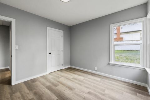 Tiny photo for 1545 N Eldorado Avenue, Klamath Falls, OR 97601 (MLS # 220213515)