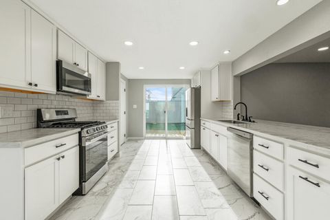 Tiny photo for 1545 N Eldorado Avenue, Klamath Falls, OR 97601 (MLS # 220213515)