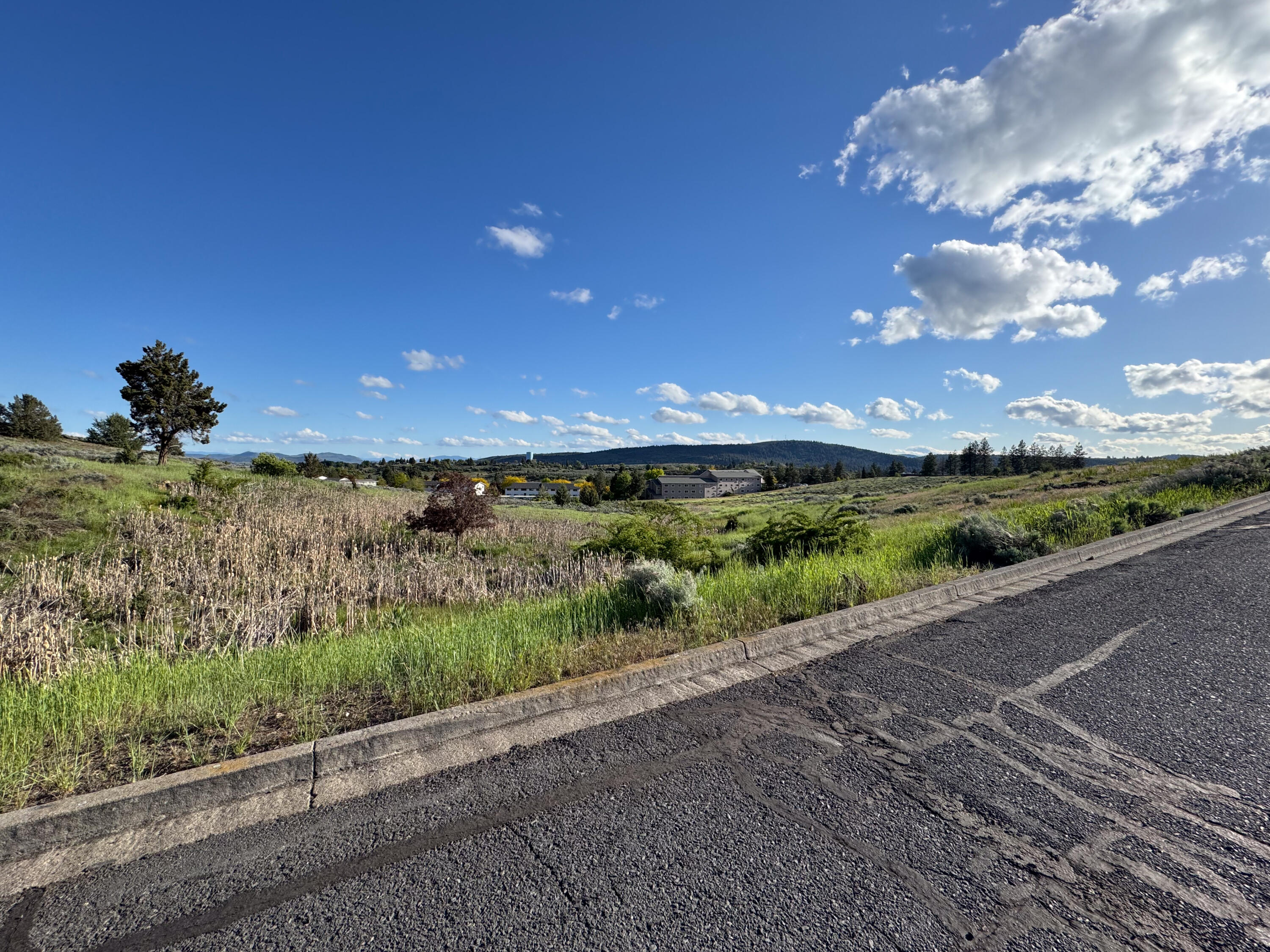 Mcloughlin Heights - Commercial Sale