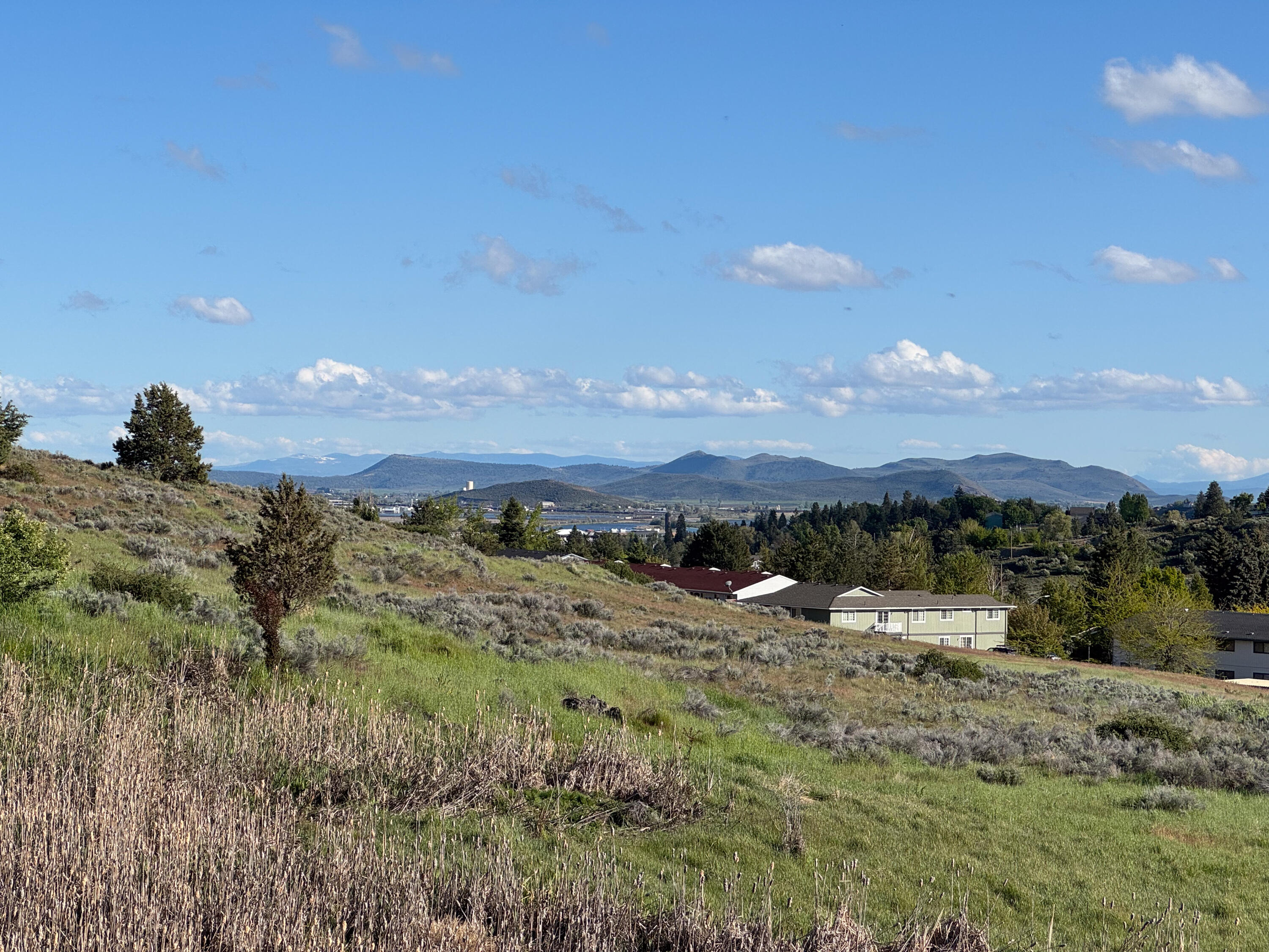 Mcloughlin Heights - Commercial Sale