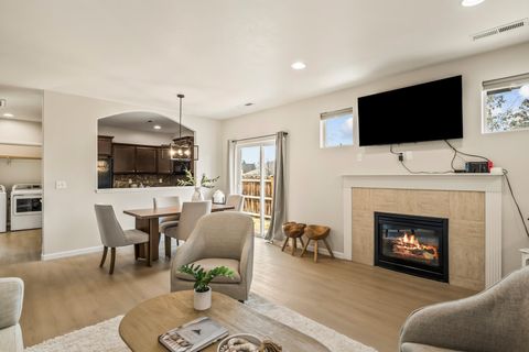 Tiny photo for 2745 NE Aldrich Avenue, Bend, OR 97701 (MLS # 220217071)