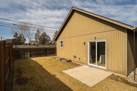 Tiny photo for 2745 NE Aldrich Avenue, Bend, OR 97701 (MLS # 220217071)