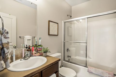 Tiny photo for 2745 NE Aldrich Avenue, Bend, OR 97701 (MLS # 220217071)