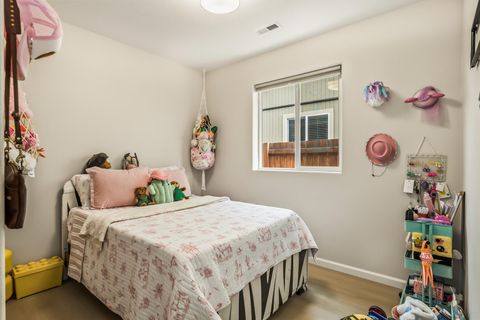 Tiny photo for 2745 NE Aldrich Avenue, Bend, OR 97701 (MLS # 220217071)