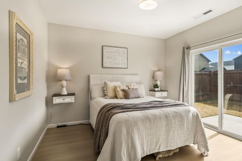 Tiny photo for 2745 NE Aldrich Avenue, Bend, OR 97701 (MLS # 220217071)