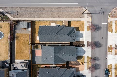 Tiny photo for 2745 NE Aldrich Avenue, Bend, OR 97701 (MLS # 220217071)