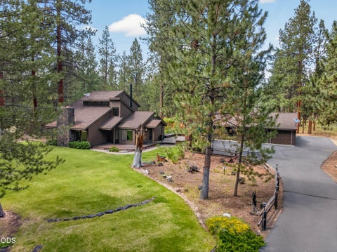 Photo of 15704 Tumble Weed Turn, Sisters, OR 97759 (MLS # 220224154)
