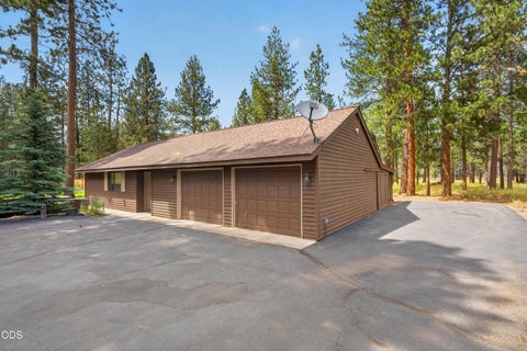 Tiny photo for 15704 Tumble Weed Turn, Sisters, OR 97759 (MLS # 220224154)