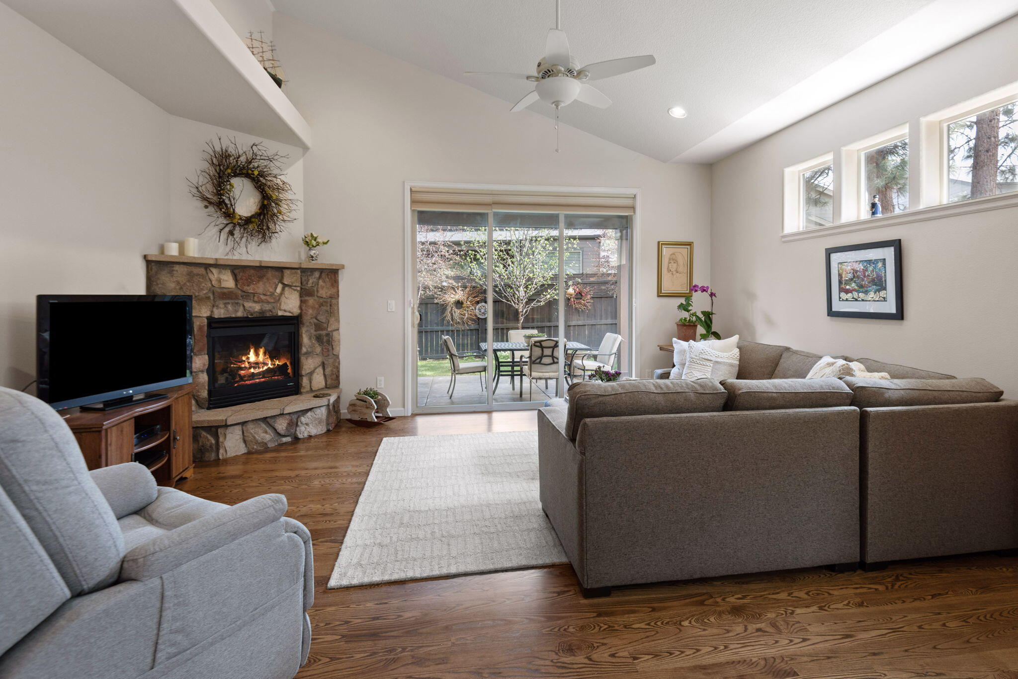 60349 Sage Stone Loop