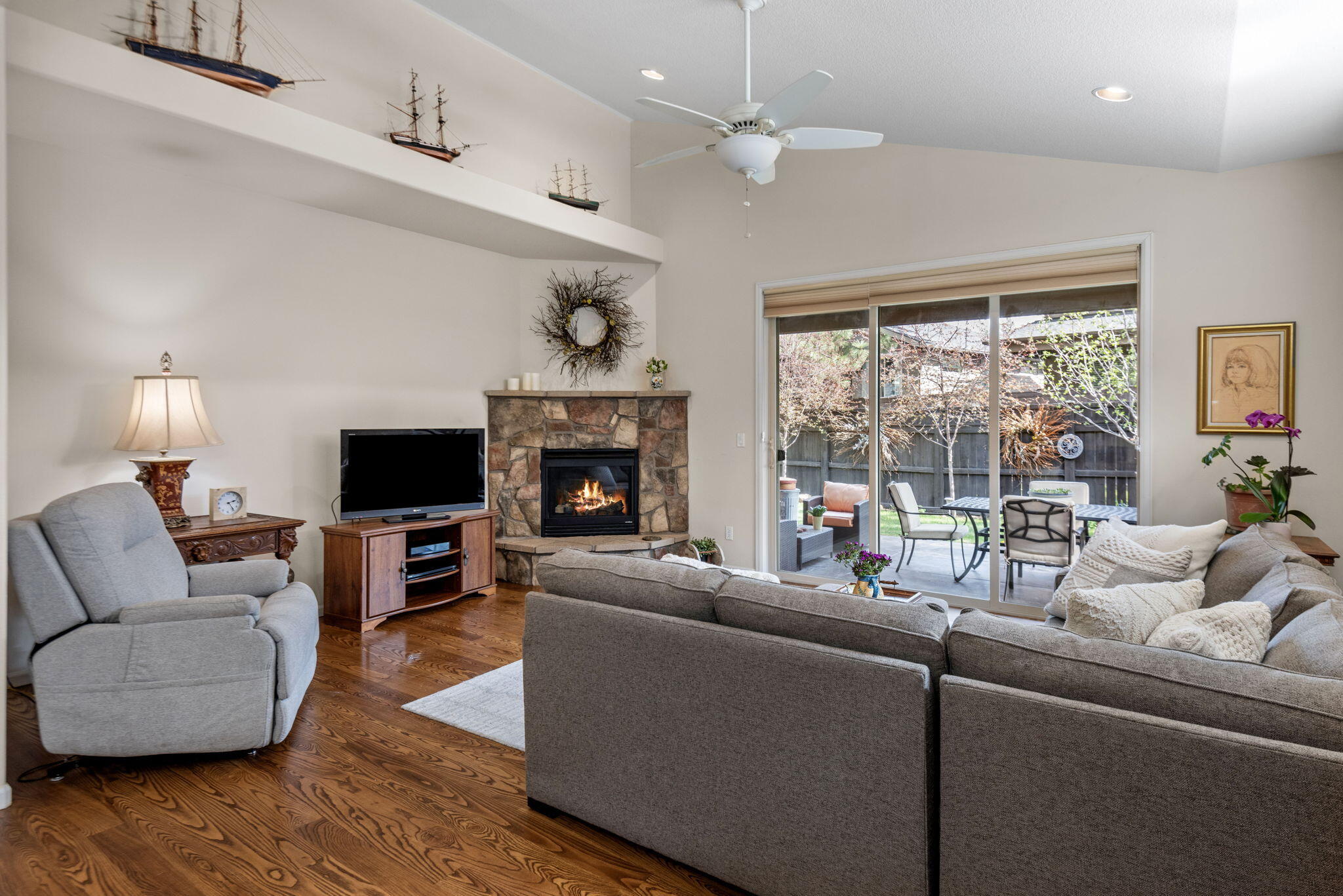 60349 Sage Stone Loop