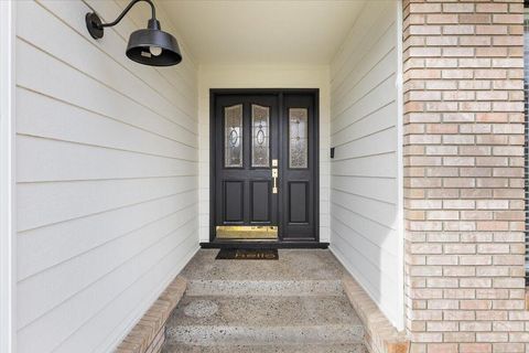 Tiny photo for 2921 Amblegreen Drive, Medford, OR 97504 (MLS # 220215266)