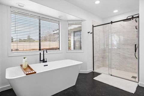 Tiny photo for 2921 Amblegreen Drive, Medford, OR 97504 (MLS # 220215266)