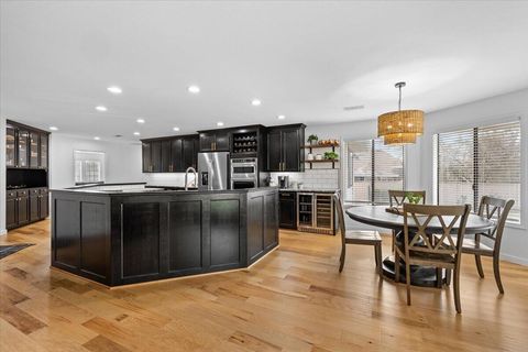 Tiny photo for 2921 Amblegreen Drive, Medford, OR 97504 (MLS # 220215266)