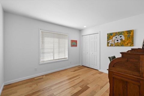 Tiny photo for 2921 Amblegreen Drive, Medford, OR 97504 (MLS # 220215266)