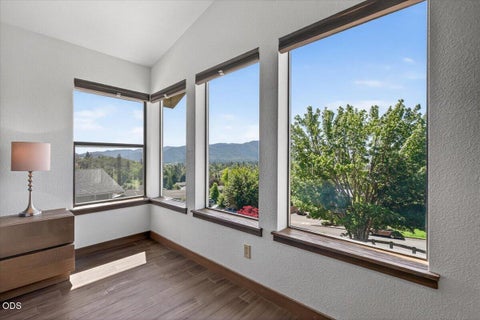 Tiny photo for 1748 NW Crescent Drive, Grants Pass, OR 97526 (MLS # 220222744)