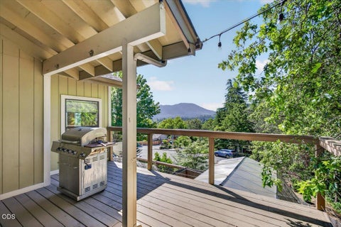 Tiny photo for 1748 NW Crescent Drive, Grants Pass, OR 97526 (MLS # 220222744)