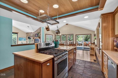 Tiny photo for 1748 NW Crescent Drive, Grants Pass, OR 97526 (MLS # 220222744)