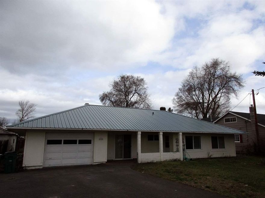 Bring Your 4-h Animals And Move Right In! Small Barn With Power, , Kid Irrigation, Fenced, 2 Car Tandem Garage. Some Upgrades Include: Metal Roof, Vinyl Windows, Newer Gas Water Heater. 3 Bedrooms And 1 Bath, Large Mud Room With Sink. Country Feel Right In Town Off Paved Road.