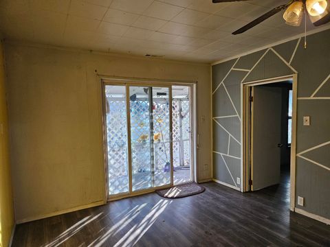 Tiny photo for 2847 Laverne Avenue, Klamath Falls, OR 97603 (MLS # 220212653)