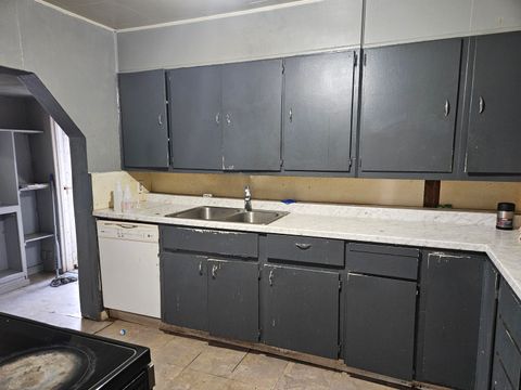 Tiny photo for 2847 Laverne Avenue, Klamath Falls, OR 97603 (MLS # 220212653)