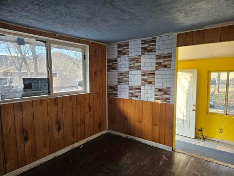 Tiny photo for 2847 Laverne Avenue, Klamath Falls, OR 97603 (MLS # 220212653)