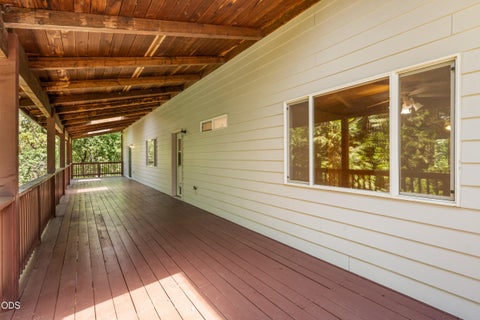 Tiny photo for 340 El Camino Way, Grants Pass, OR 97526 (MLS # 220223918)
