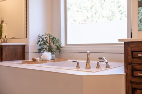 Tiny photo for 3374 NW Windwood Way, Bend, OR 97703 (MLS # 220215861)