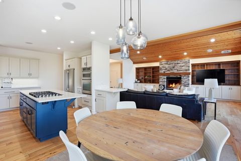 Tiny photo for 3374 NW Windwood Way, Bend, OR 97703 (MLS # 220215861)