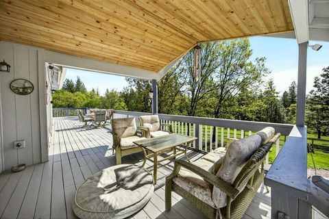 Tiny photo for 221 Lauer Way, Grants Pass, OR 97526 (MLS # 220219775)