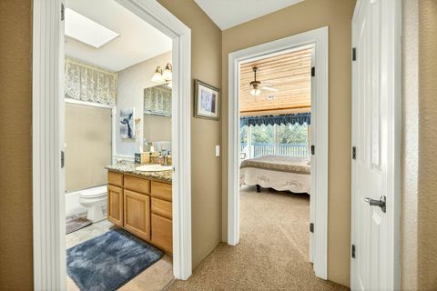 Tiny photo for 221 Lauer Way, Grants Pass, OR 97526 (MLS # 220219775)