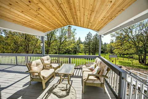 Tiny photo for 221 Lauer Way, Grants Pass, OR 97526 (MLS # 220219775)