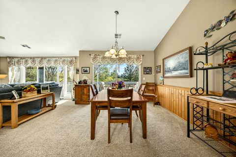 Tiny photo for 221 Lauer Way, Grants Pass, OR 97526 (MLS # 220219775)