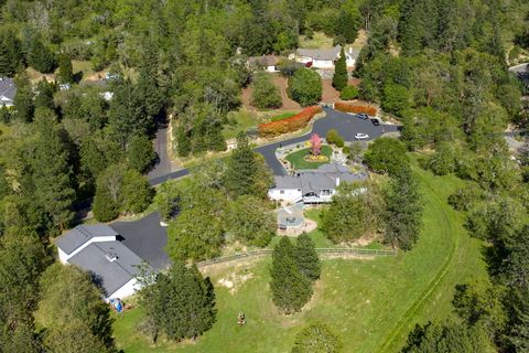 Tiny photo for 221 Lauer Way, Grants Pass, OR 97526 (MLS # 220219775)