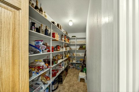 Tiny photo for 221 Lauer Way, Grants Pass, OR 97526 (MLS # 220219775)