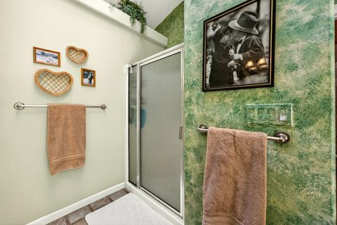 Tiny photo for 221 Lauer Way, Grants Pass, OR 97526 (MLS # 220219775)