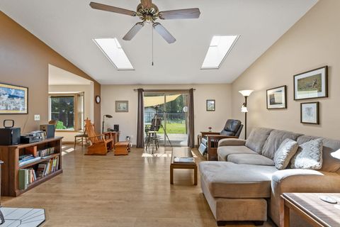 Tiny photo for 16215 Leona Lane, La Pine, OR 97739 (MLS # 220201966)