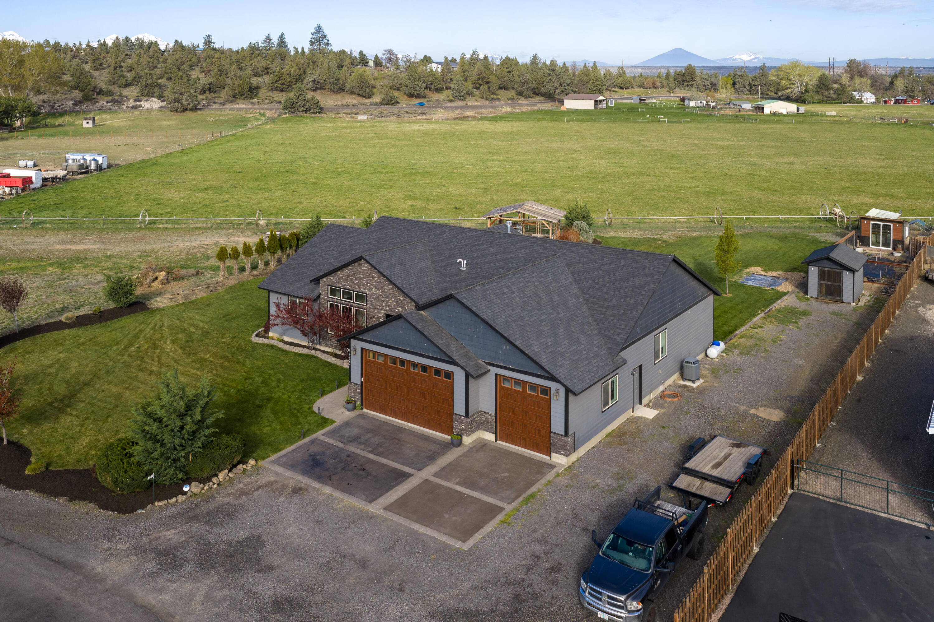 4437 NW Glenn Meadow Loop