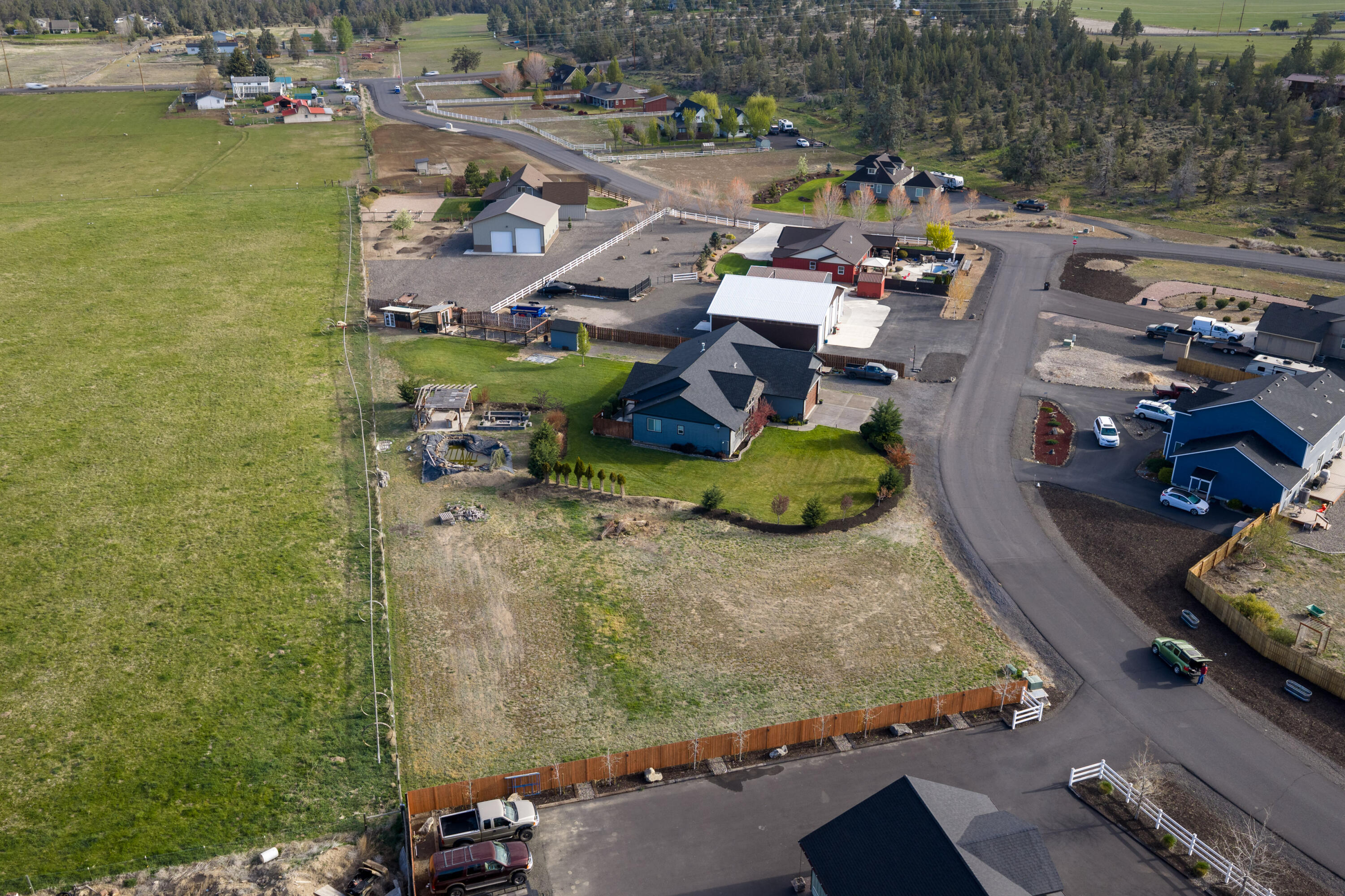 4437 NW Glenn Meadow Loop