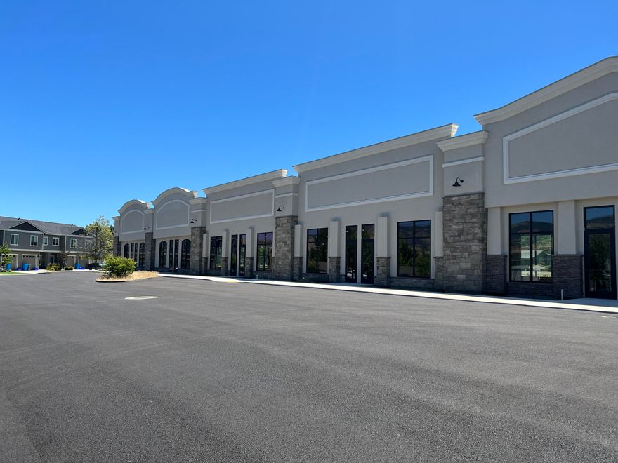 Gorgeous new commercial space in the new Clearview Commercial Building in Talent. Perfect for retail, restaurant, professional office or medical office. Other tenants include: Subway, Domino's and Grab 'n
Go Market. The $18 per square foot rent shown is an annual estimated per square foot rent. Th final rent will vary depending on the tenant improvement requirements. Rent shown does not include monthly common area expense reimbursement. There is approximately 2100 square feet of space still available. This can also be divided into three or four tenant spaces.