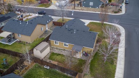 Tiny photo for 2607 NE 5th Street, Redmond, OR 97756 (MLS # 220212064)