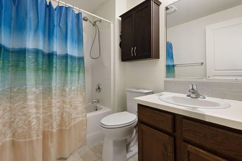 Tiny photo for 2607 NE 5th Street, Redmond, OR 97756 (MLS # 220212064)