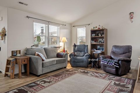 Tiny photo for 2607 NE 5th Street, Redmond, OR 97756 (MLS # 220212064)