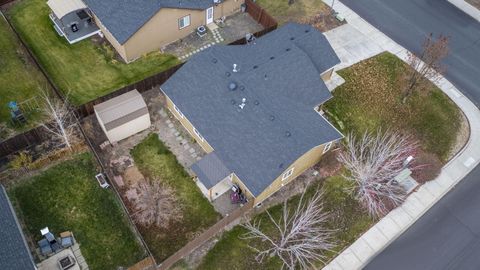 Tiny photo for 2607 NE 5th Street, Redmond, OR 97756 (MLS # 220212064)