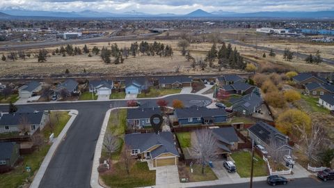 Tiny photo for 2607 NE 5th Street, Redmond, OR 97756 (MLS # 220212064)