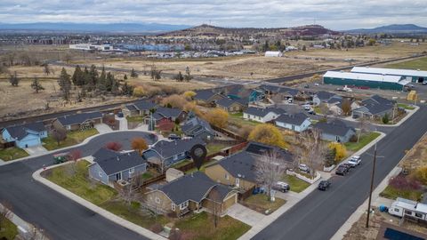 Tiny photo for 2607 NE 5th Street, Redmond, OR 97756 (MLS # 220212064)