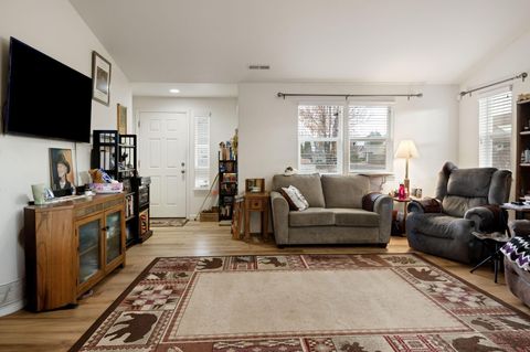 Tiny photo for 2607 NE 5th Street, Redmond, OR 97756 (MLS # 220212064)