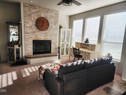 Tiny photo for 52895 Shady Lane, La Pine, OR 97739 (MLS # 220224652)