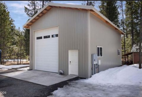 Tiny photo for 52895 Shady Lane, La Pine, OR 97739 (MLS # 220224652)