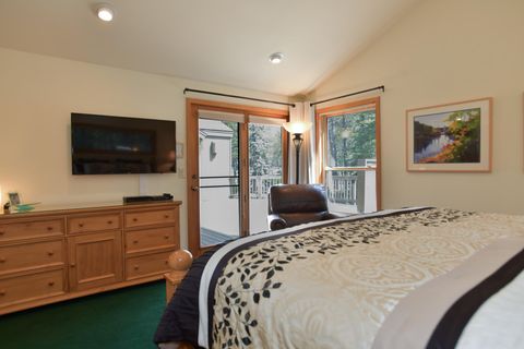 Tiny photo for 57627 Cultus Lane #8, Sunriver, OR 97707 (MLS # 220220064)
